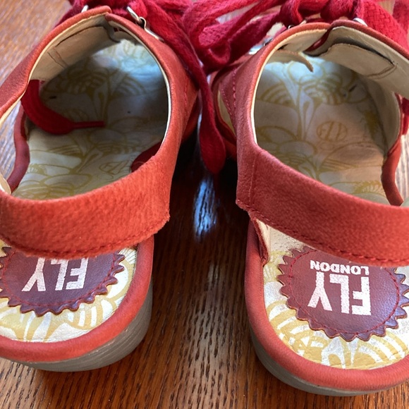 FLY LONDON YLFA red lace up wedges, peep toe. Size 37.  6.5-7. Leather - Picture 5 of 9